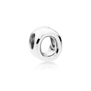 Charm en plata de ley Letra O 797469
