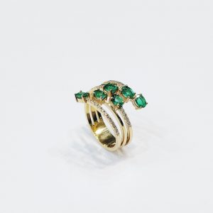 Anillo Oro Amarillo y Esmeraldas