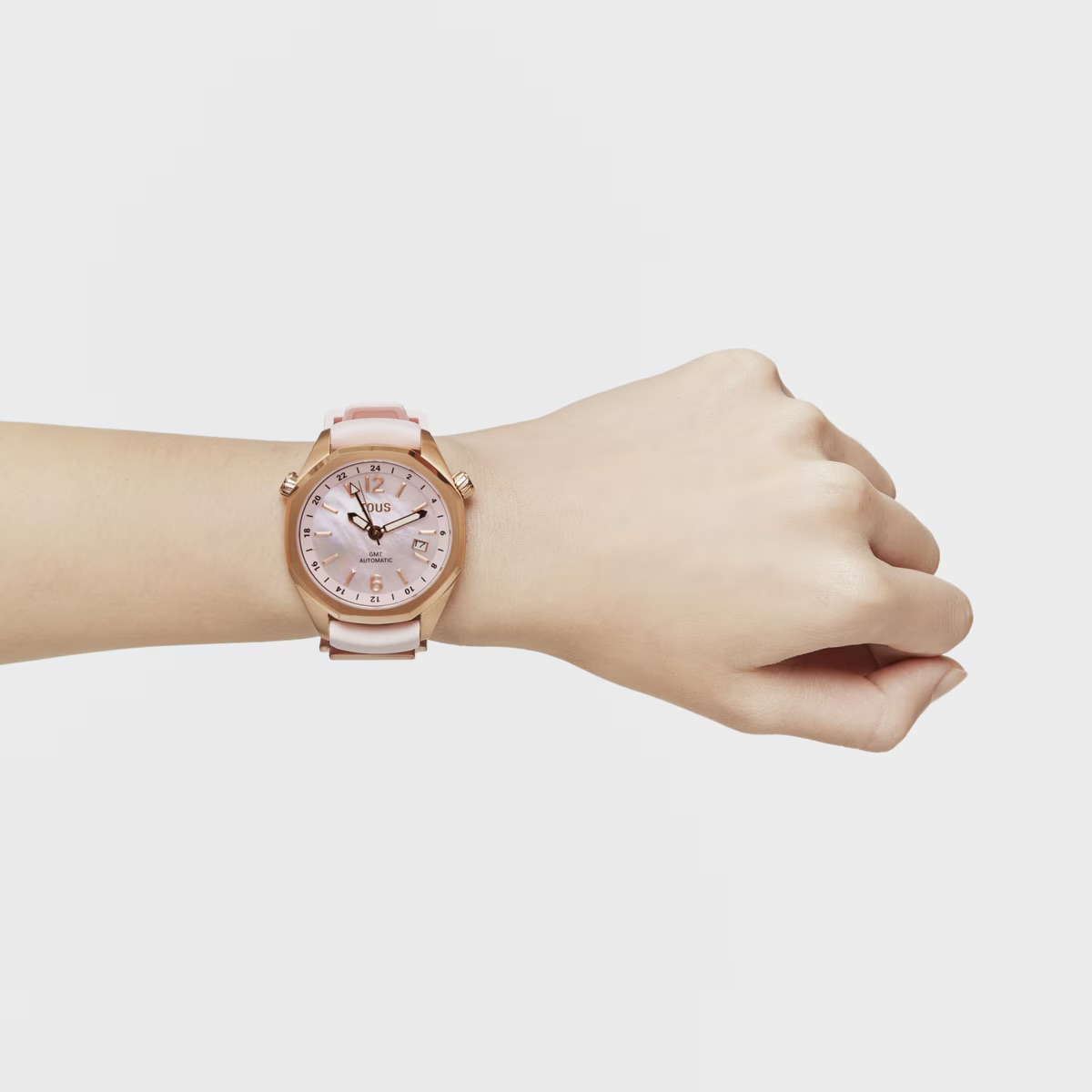 Reloj gmt automático con correa de silicona rosa, caja de acero IPRG rosa y esfera de nácar TOUS Now 3000133800 - Imagen 4