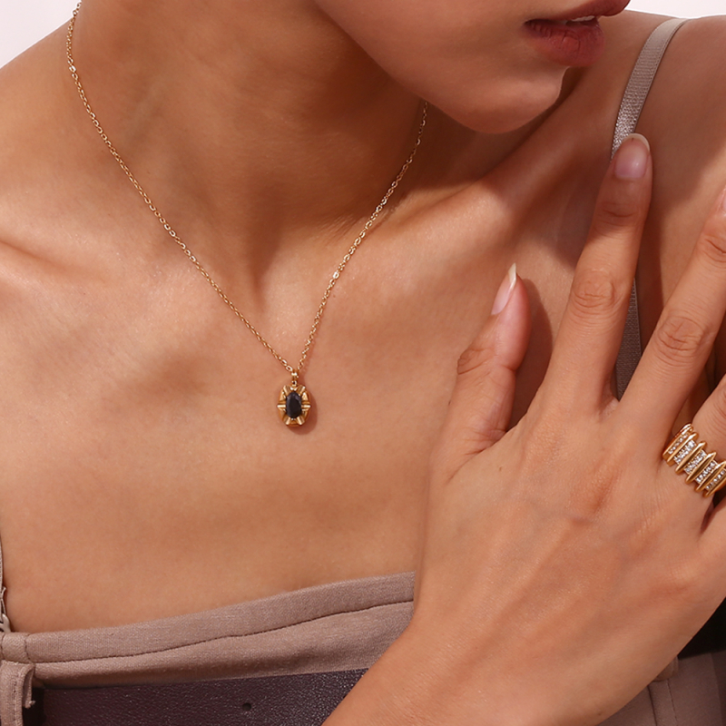 Collar Acero Valeri Gold Piedra Blanca - Imagen 2