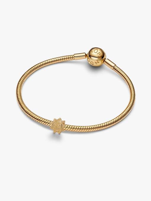 Charm Mini Sol Textura Recubrimiento en Oro de 14k 764052C00 - Imagen 2