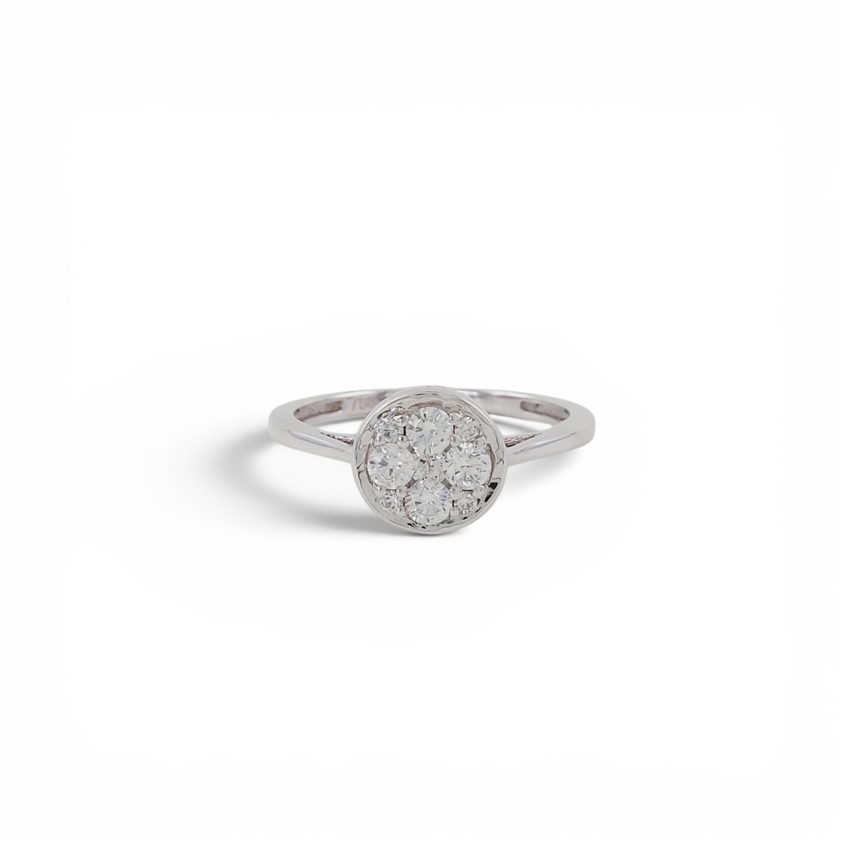 Anillo Oro Blanco 18k Halo y halo de Trebol de Diamantes